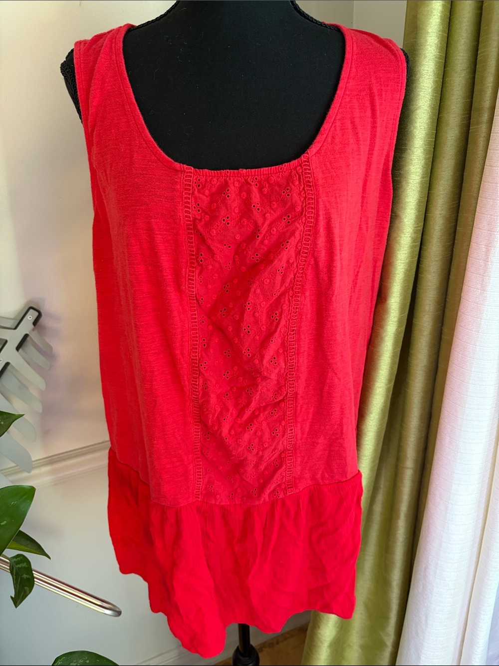 Women’s Red Sleeveless Eyelet Panel Tank Top